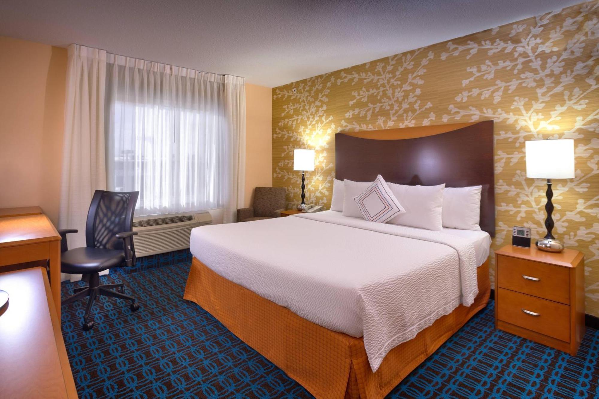 Hotel Fairfield & By Marriott 3*